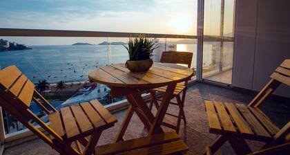 Luxury apartment in front of Acapulco Beach