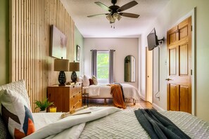 4 bedrooms, desk, iron/ironing board, free WiFi