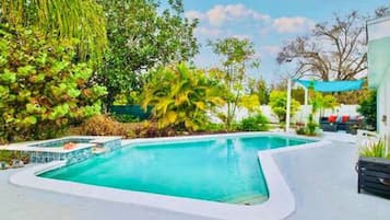 Beheizter Pool
