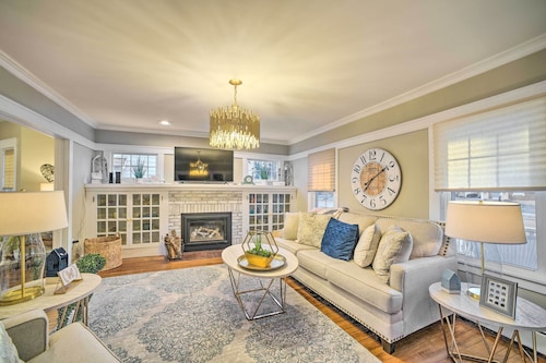 Family-Friendly Glens Falls Home w/ Sun Porch