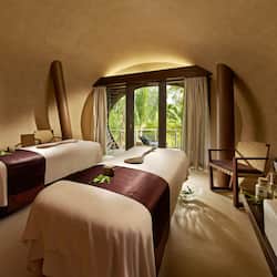Couples treatment rooms, sauna, hot tub, Turkish bath, body treatments