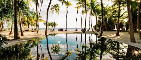 Luxury-Villa, 3 Schlafzimmer, eigener Pool, am Strand | Strand-/Meerblick