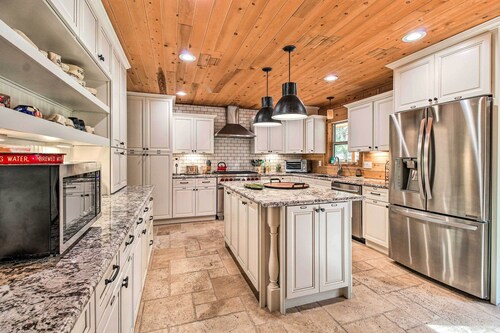 Family Game Room: Spacious Overgaard Cabin