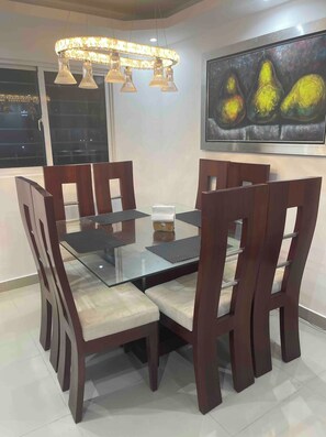 Dining - Lovely apartment 20 mins beach , 20 mins Aiport (Santo Domingo Este)