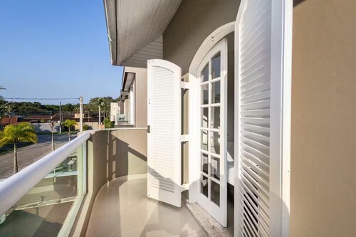 High Standard House with Heated Pool and Sauna