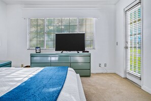 2 bedrooms, desk, iron/ironing board, travel crib