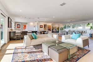 Interior - Luxe Mid-Century Austin Home w/ Canyon Views (Austin)