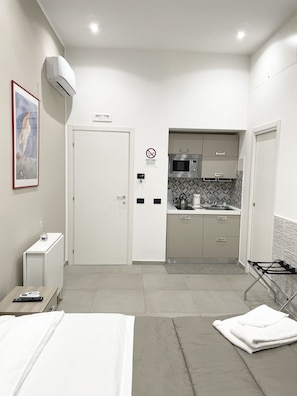 1 bedroom, iron/ironing board, travel cot, free WiFi