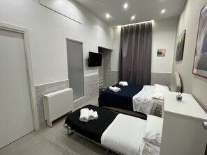 1 slaapkamer, een strijkplank/strijkijzer, reisbedje, gratis wifi