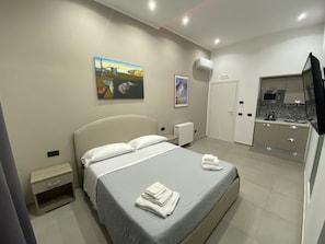 1 chambre, fer et planche à repasser, lit parapluie, Wi-Fi gratuit