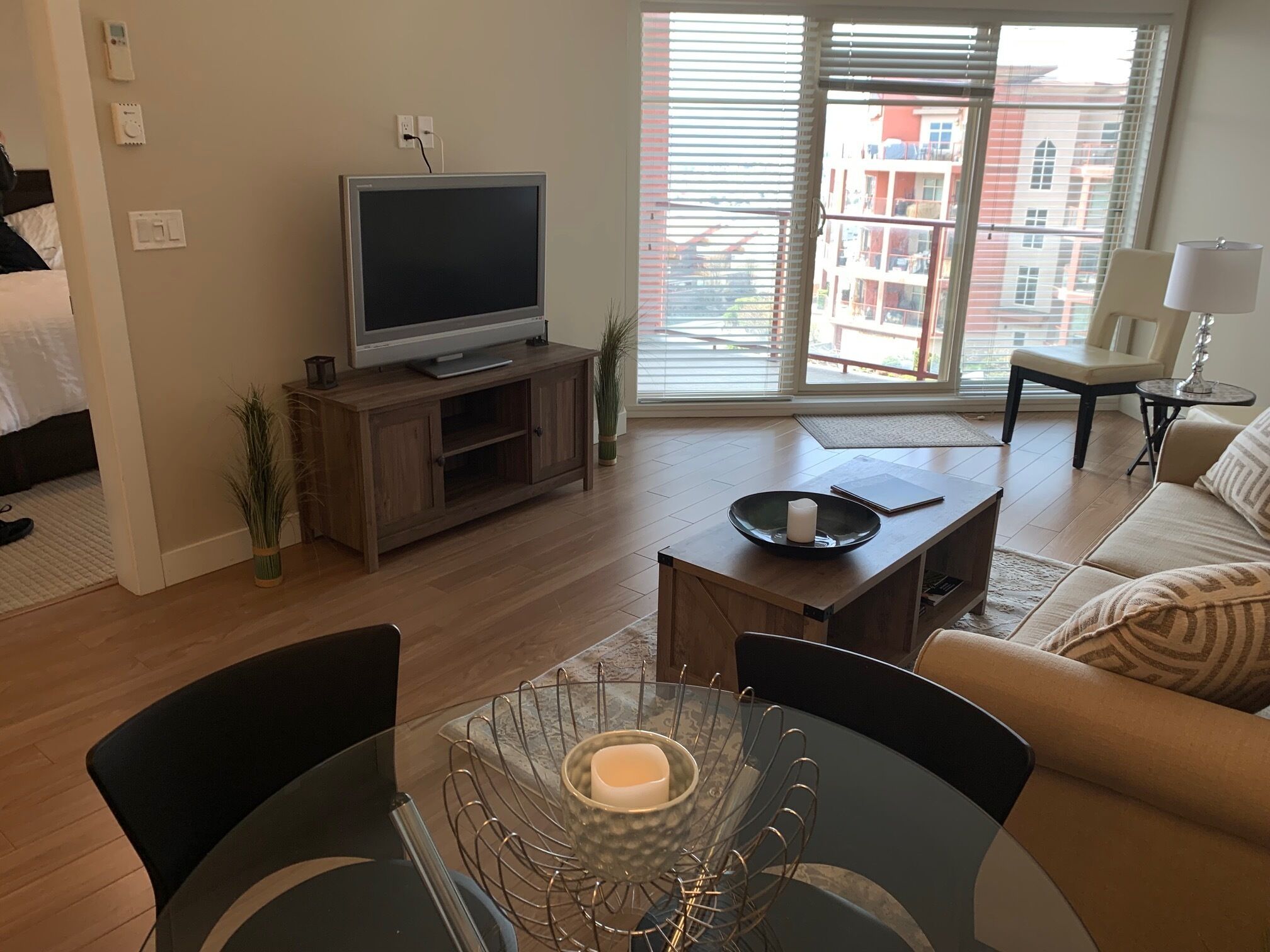 ONE BEDROOM CONDO WITH GORGEOUS LAKE VIEWS AND WORLD CLASS AMENITIES