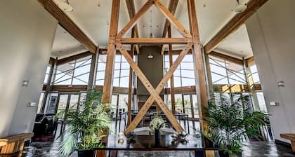 ONE BEDROOM CONDO WITH GORGEOUS LAKE VIEWS AND WORLD CLASS AMENITIES