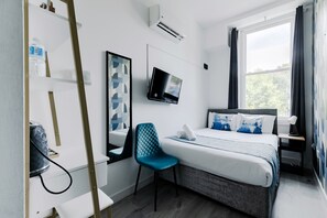 Standard Double Room, Ensuite - Wembar Hotel (London)