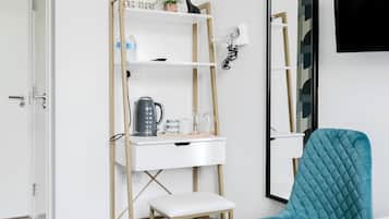 Standard Double Room, Ensuite | Interior