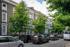 Point of interest - Wembar Hotel (London)