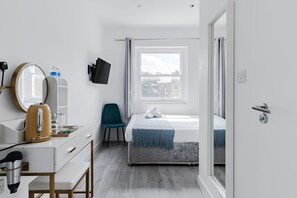 Deluxe Double Room, Ensuite | Interior - Wembar Hotel (London)