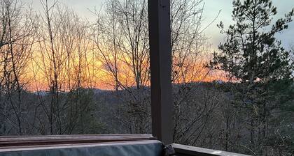 Murphy Sunset View--Perfect Getaway Location!!