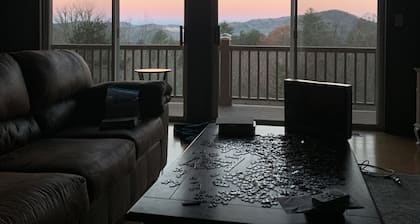 Murphy Sunset View--Perfect Getaway Location!!