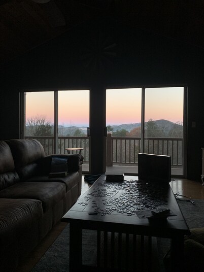 Murphy Sunset View--Perfect Getaway Location!!