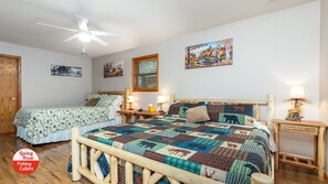 2 bedrooms, desk, iron/ironing board, travel cot - Spring River Fishing Cabins - Great Cedar Lodge (Miami)