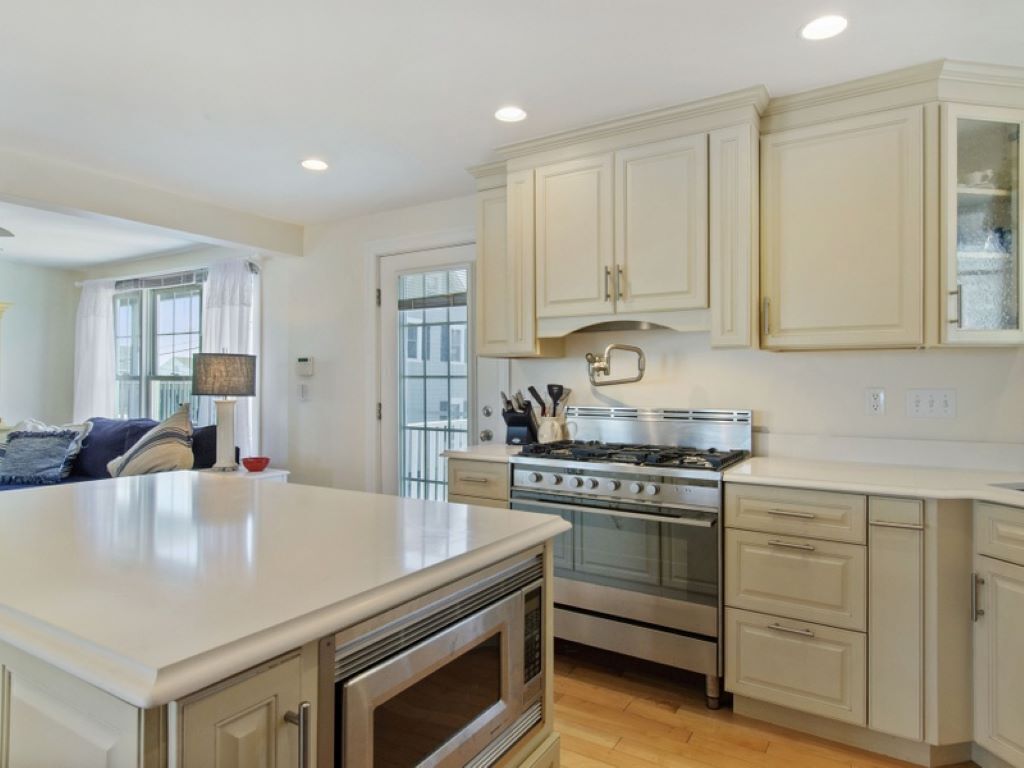 STUNNING NEW BEACHSIDE LISTING DIRECTLY ON WELLS BEACH: INCREDIBLE BEACH ACCESS!