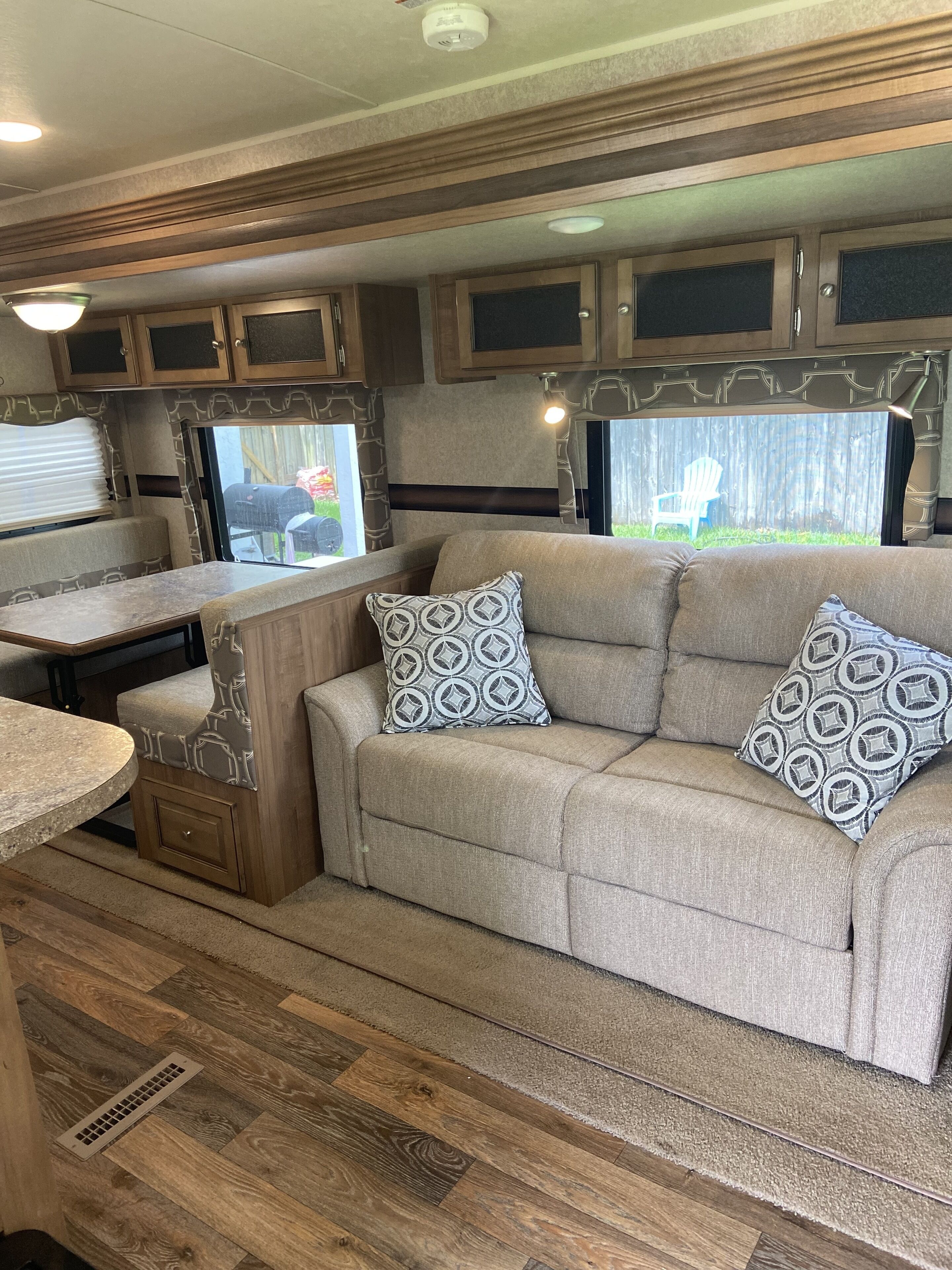 Charming Camper in a beautiful neighborhood across from golf course