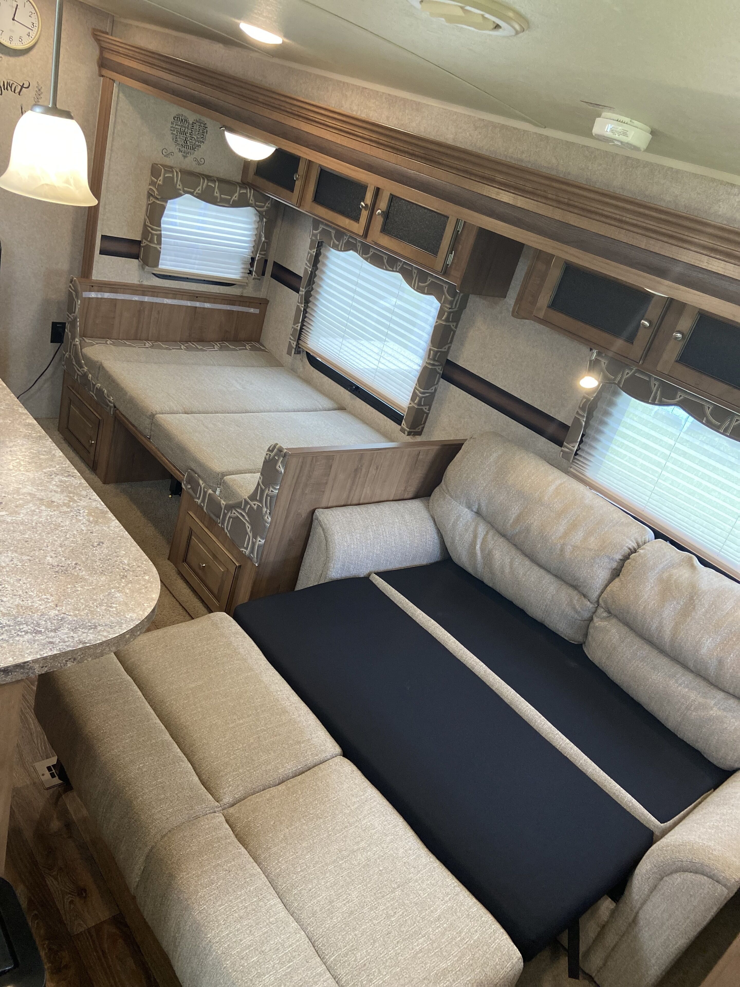 Charming Camper in a beautiful neighborhood across from golf course