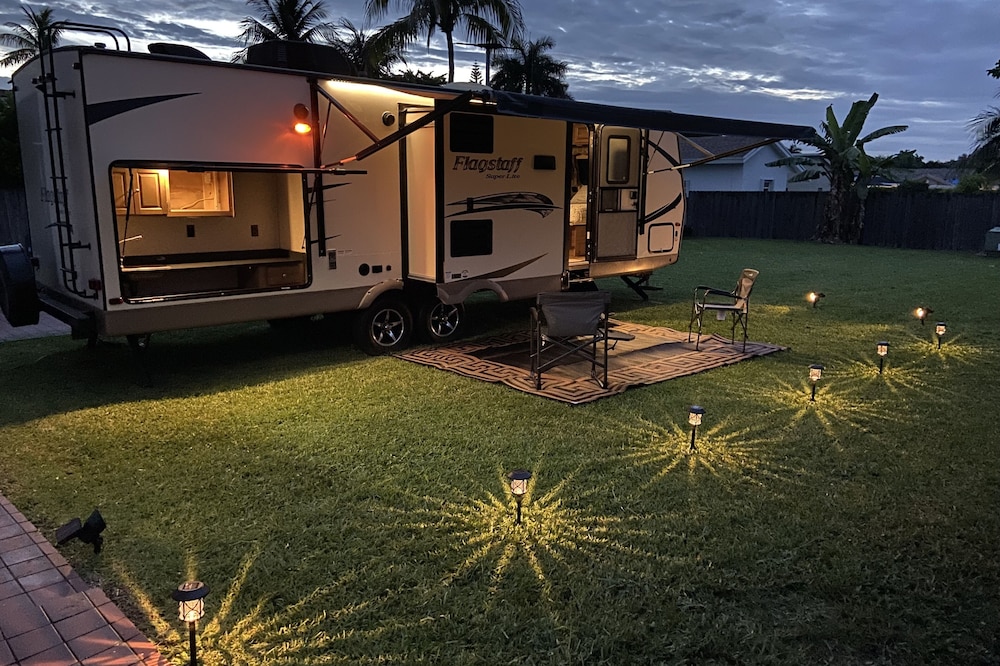 Charming Camper in a beautiful neighborhood across from golf course