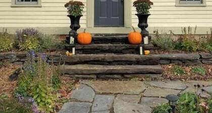 Birch Suite- 2nd Floor Apartment with Kitchenette in front of Smith College