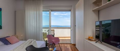 1 bedroom, iron/ironing board, travel cot, free WiFi