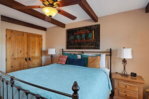 1 dormitorio, escritorio, tabla de planchar con plancha y wifi gratis