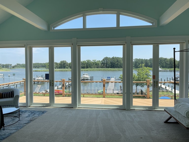 Waterfront 4 Br Home With Private Pier And Boat Dock - 퀸스타운