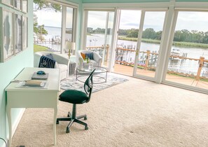 Interior - Waterfront 4 BR home with private pier and boat dock (Grasonville)