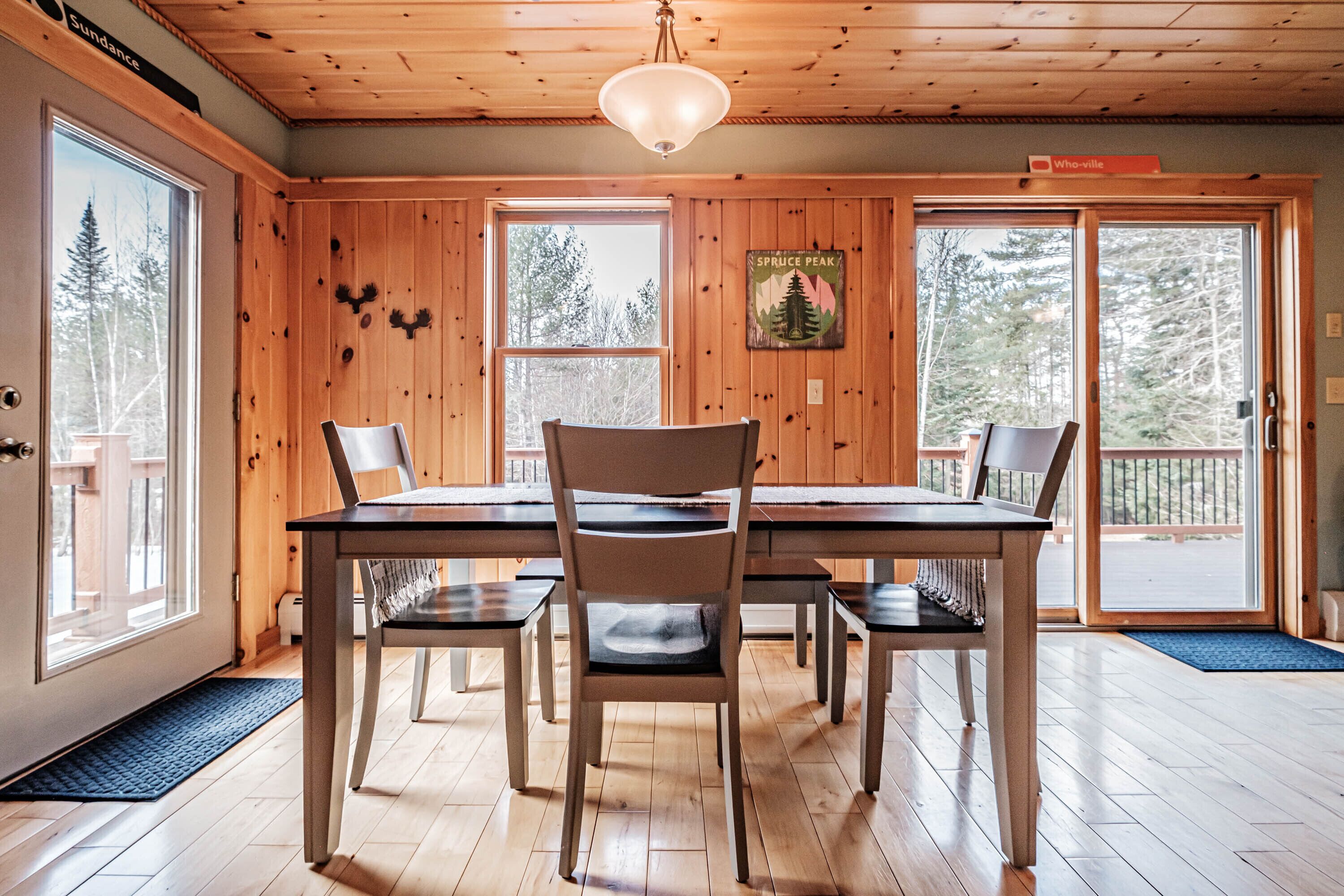 English Woods Cottage - Secluded 3 bedroom cottage located in the English Woods!