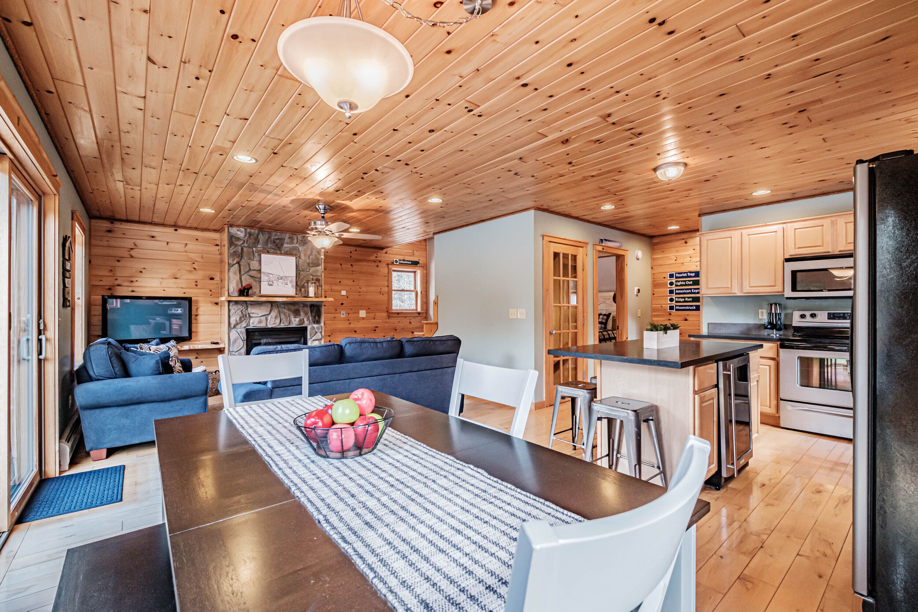 English Woods Cottage - Secluded 3 bedroom cottage located in the English Woods!