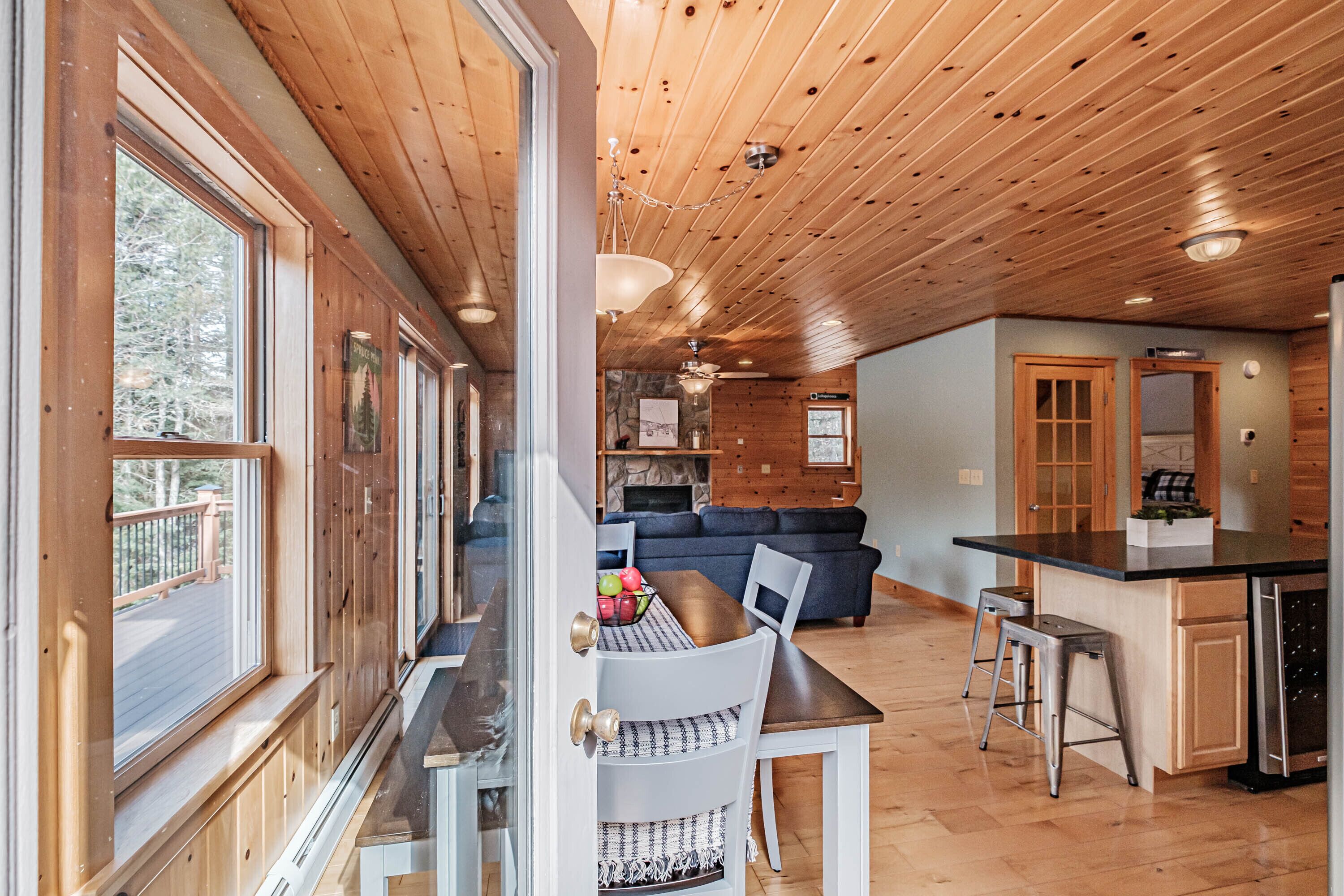 English Woods Cottage - Secluded 3 bedroom cottage located in the English Woods!