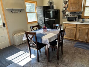 Dining - Minnesota North Shore Getaway Cabin (Finland)