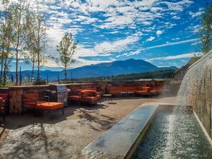 Outdoor dining - Grand Colorado on Peak 8  - Luxury 1 Bedroom Condo (Breckenridge)