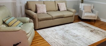 Family friendly! 3 bd/2 ba, full house, sleeps 8