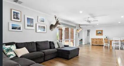 5 bedroom modern villa- sleeps 14 and has it all!