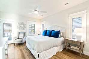 5 camere, una scrivania, ferro/asse da stiro, culla da viaggio