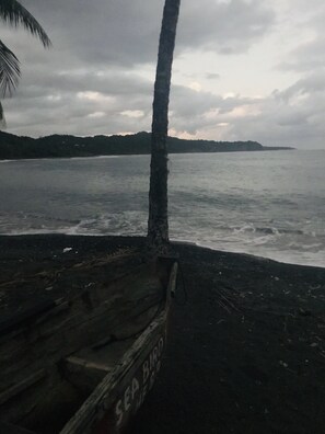 Beach - Hope Bay-Peaceful getaway w/ pool and steps to natural beach (Hope Bay)