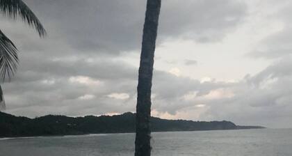 Hope Bay-Peaceful getaway w/ pool and steps to natural beach