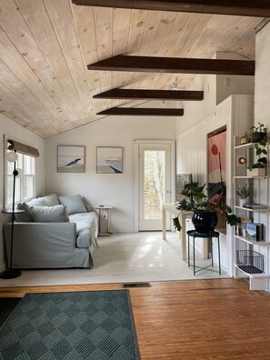 Living area - Romantic Forest Cabin - private, near everything (Bar Harbor)