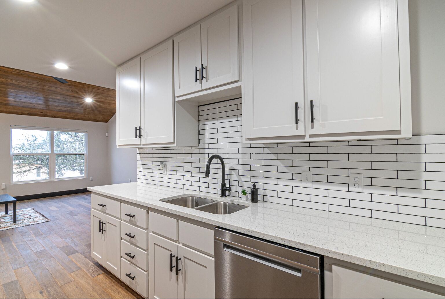 ✔️Gorgeous Home * SPACIOUS* Central Location