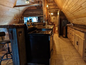 KĂŒhlschrank, Mikrowelle, Ofen, Herdplatte