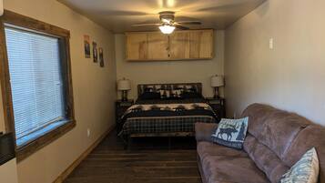 1 bedroom, free WiFi, bed sheets