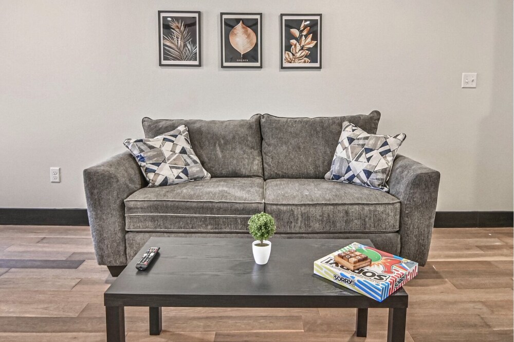 🏝Stylish APARTMENT | DOWNTOWN | PETS STAY FREE!