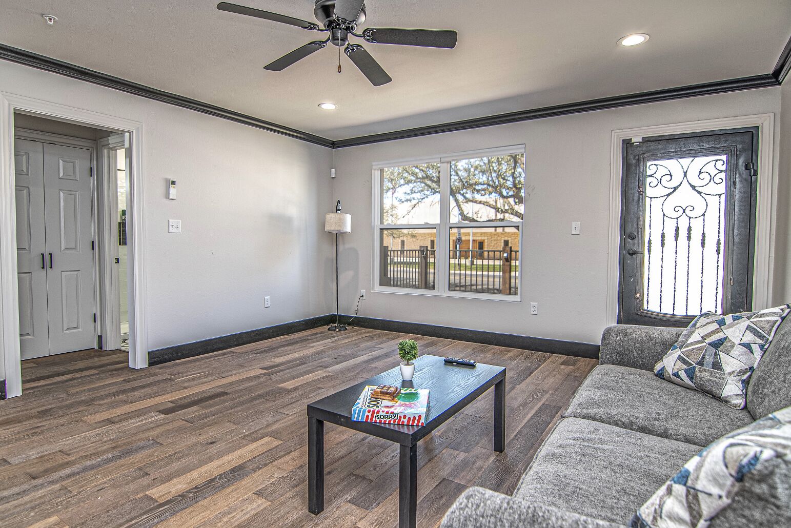 🏝Stylish APARTMENT | DOWNTOWN | PETS STAY FREE!