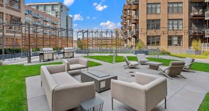 Top Floor Views + Central Comfort